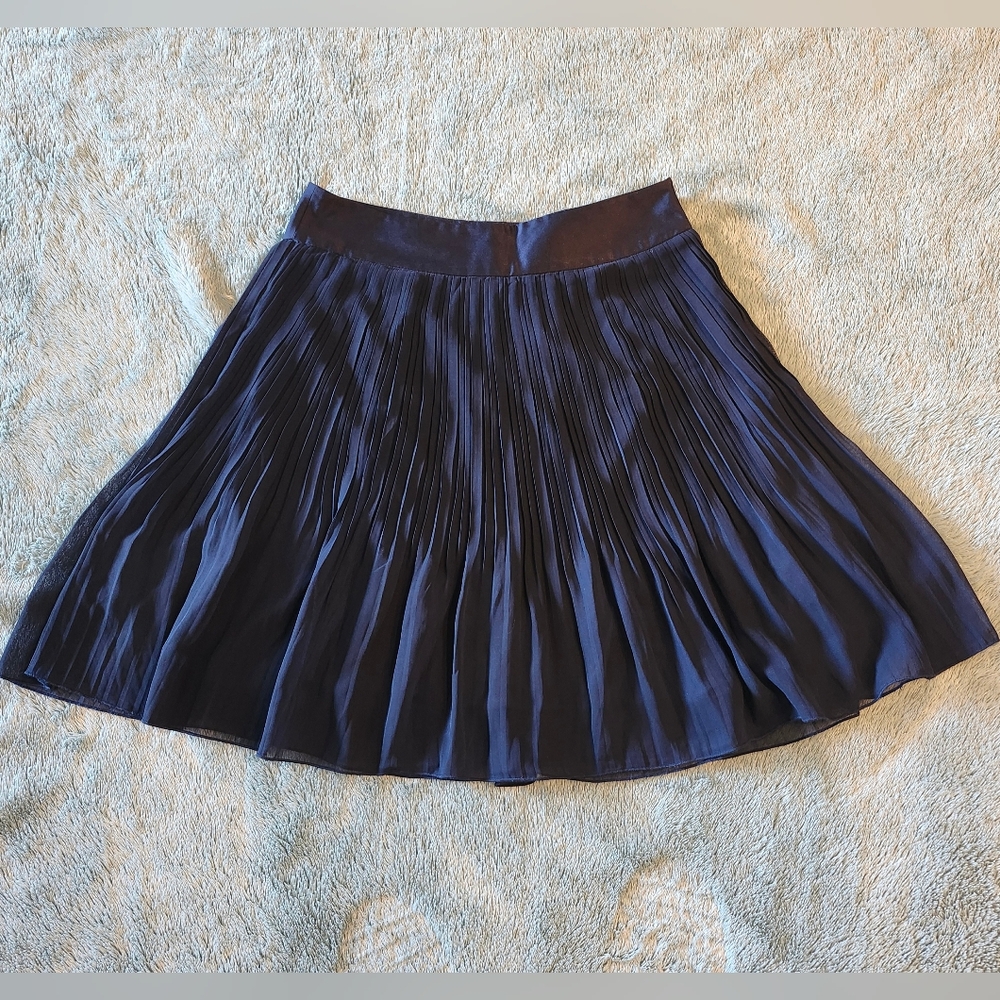 H & M Navy Blue skirt sheer outter layer & fully lined size 8